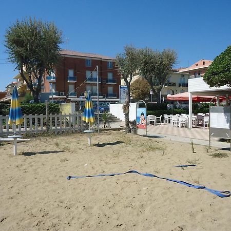 Hotel L&V Rimini Extérieur photo