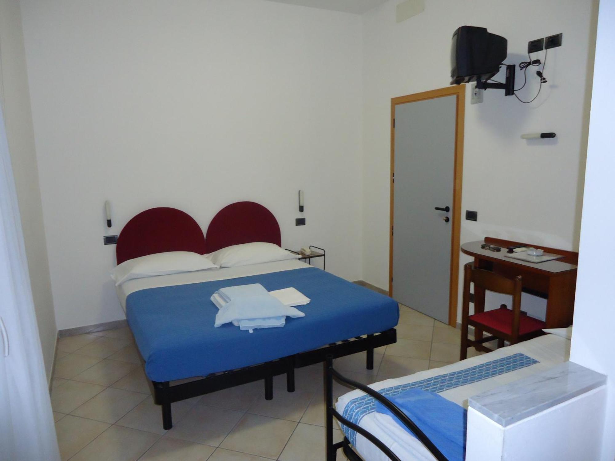 Hotel L&V Rimini Extérieur photo