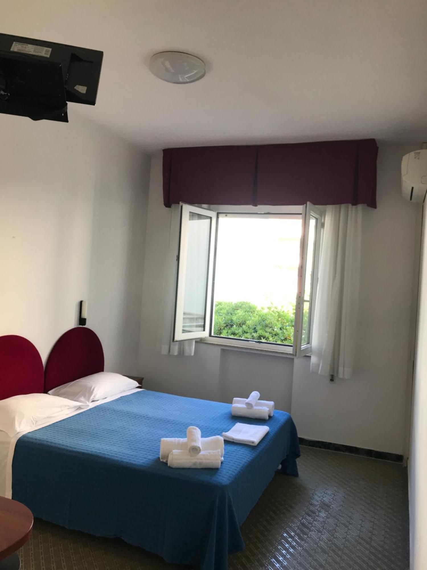 Hotel L&V Rimini Extérieur photo