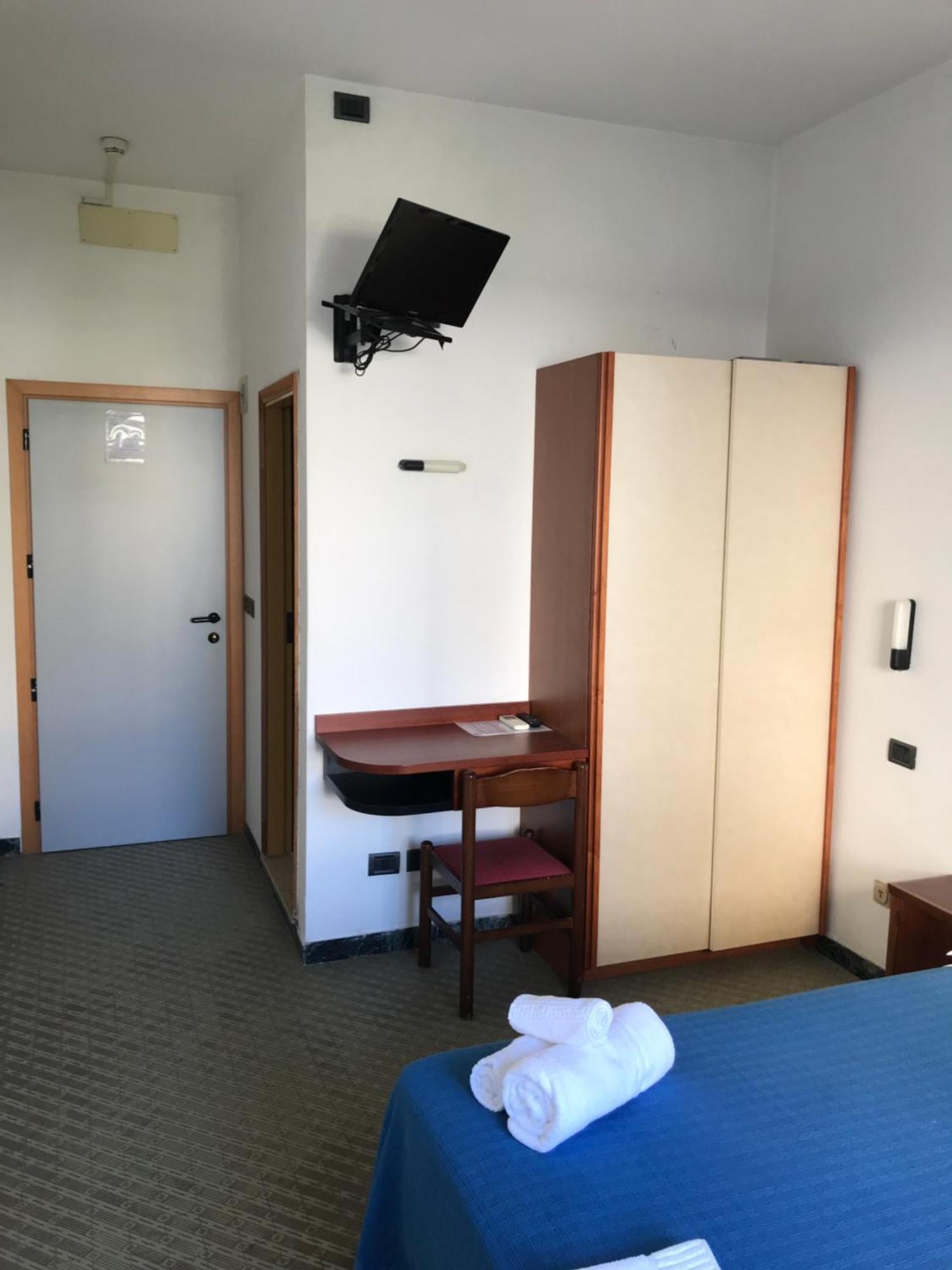 Hotel L&V Rimini Extérieur photo
